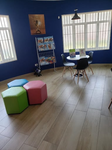 Microlins JD Ângela SP Curso de Inglês, robótica, programação, informática, cuidador de idosos, Auxiliar Odontológico, auxiliar Médico, Atendente de Farmácia.